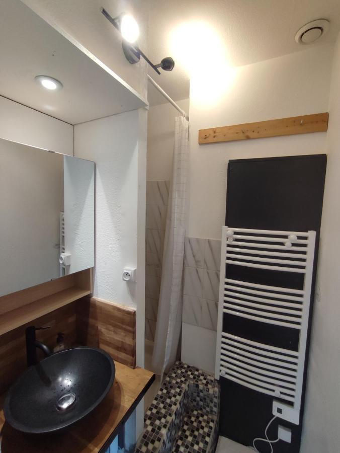 Appartement 2 Pieces Centre De Vannes Avec Parking Prive Luaran gambar